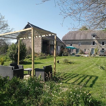 Bed and Breakfast La Bicyclette Bleue Montpinchon Екстер'єр фото