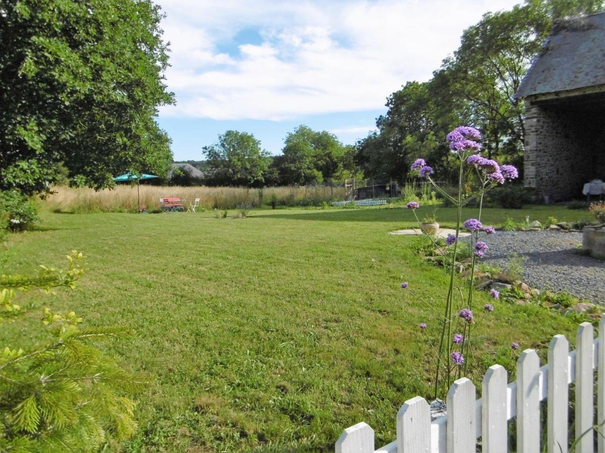Bed and Breakfast La Bicyclette Bleue Montpinchon Екстер'єр фото