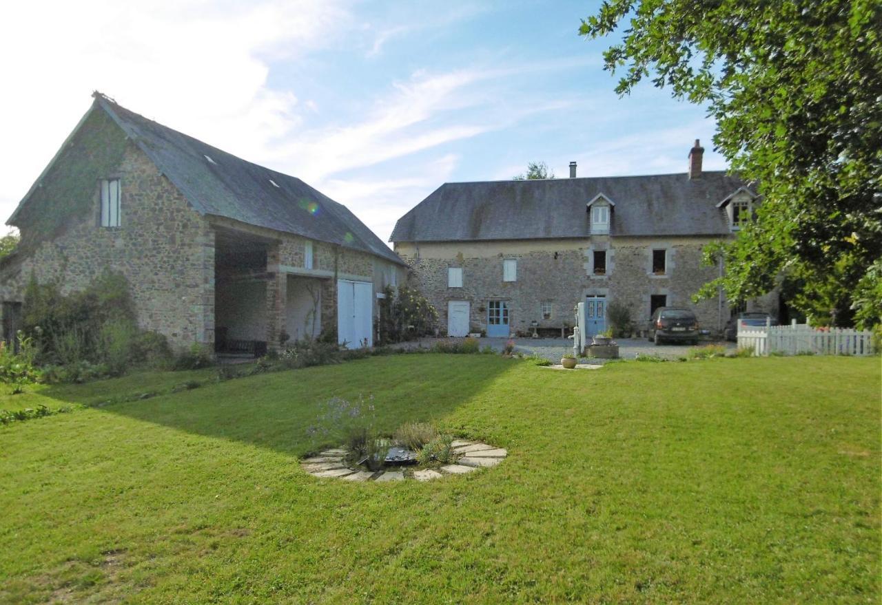 Bed and Breakfast La Bicyclette Bleue Montpinchon Екстер'єр фото