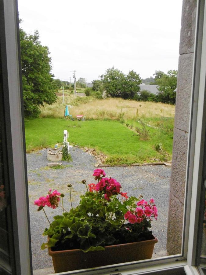 Bed and Breakfast La Bicyclette Bleue Montpinchon Екстер'єр фото