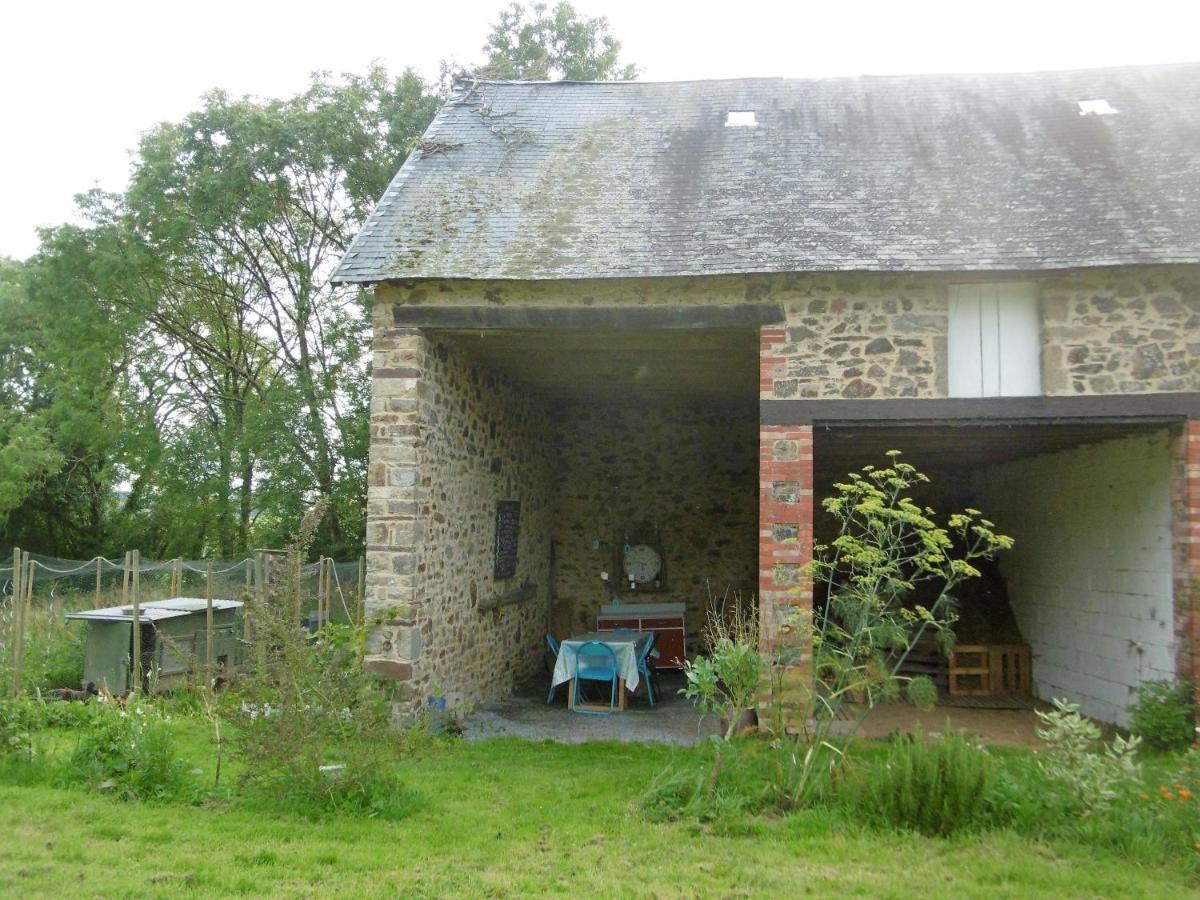 Bed and Breakfast La Bicyclette Bleue Montpinchon Екстер'єр фото