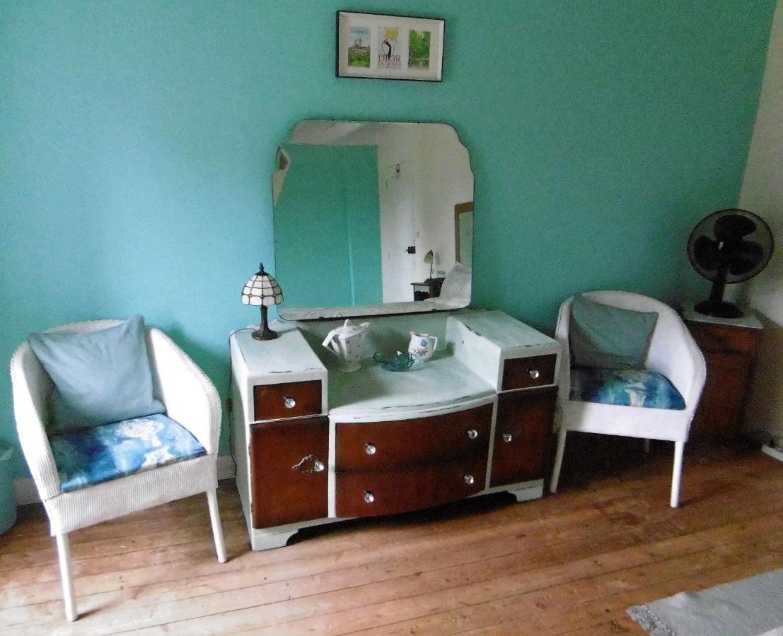 Bed and Breakfast La Bicyclette Bleue Montpinchon Екстер'єр фото